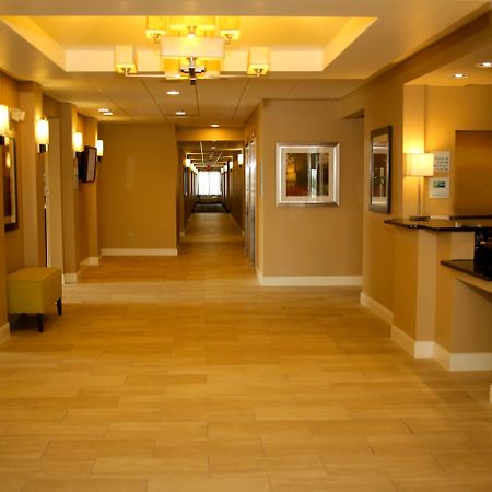 Holiday Inn Express & Suites Marion Northeast By Ihg Buitenkant foto
