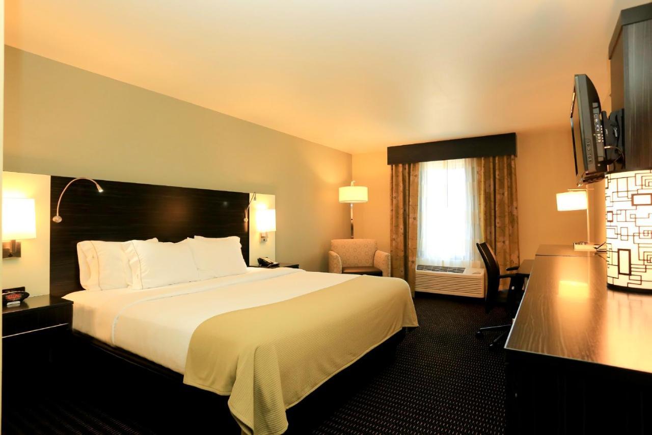 Holiday Inn Express & Suites Marion Northeast By Ihg Buitenkant foto