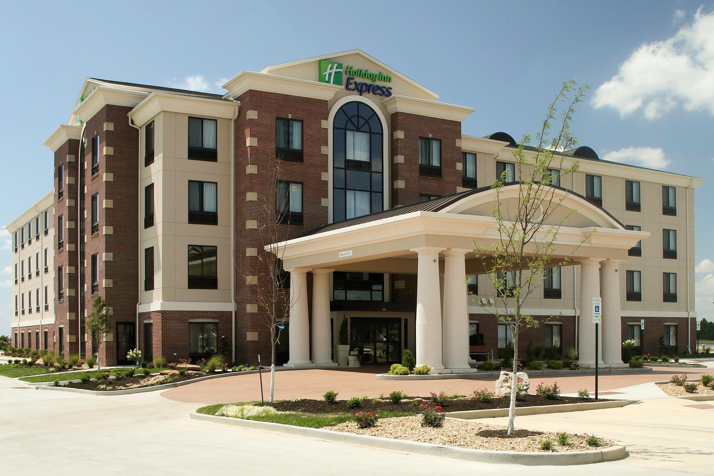 Holiday Inn Express & Suites Marion Northeast By Ihg Buitenkant foto