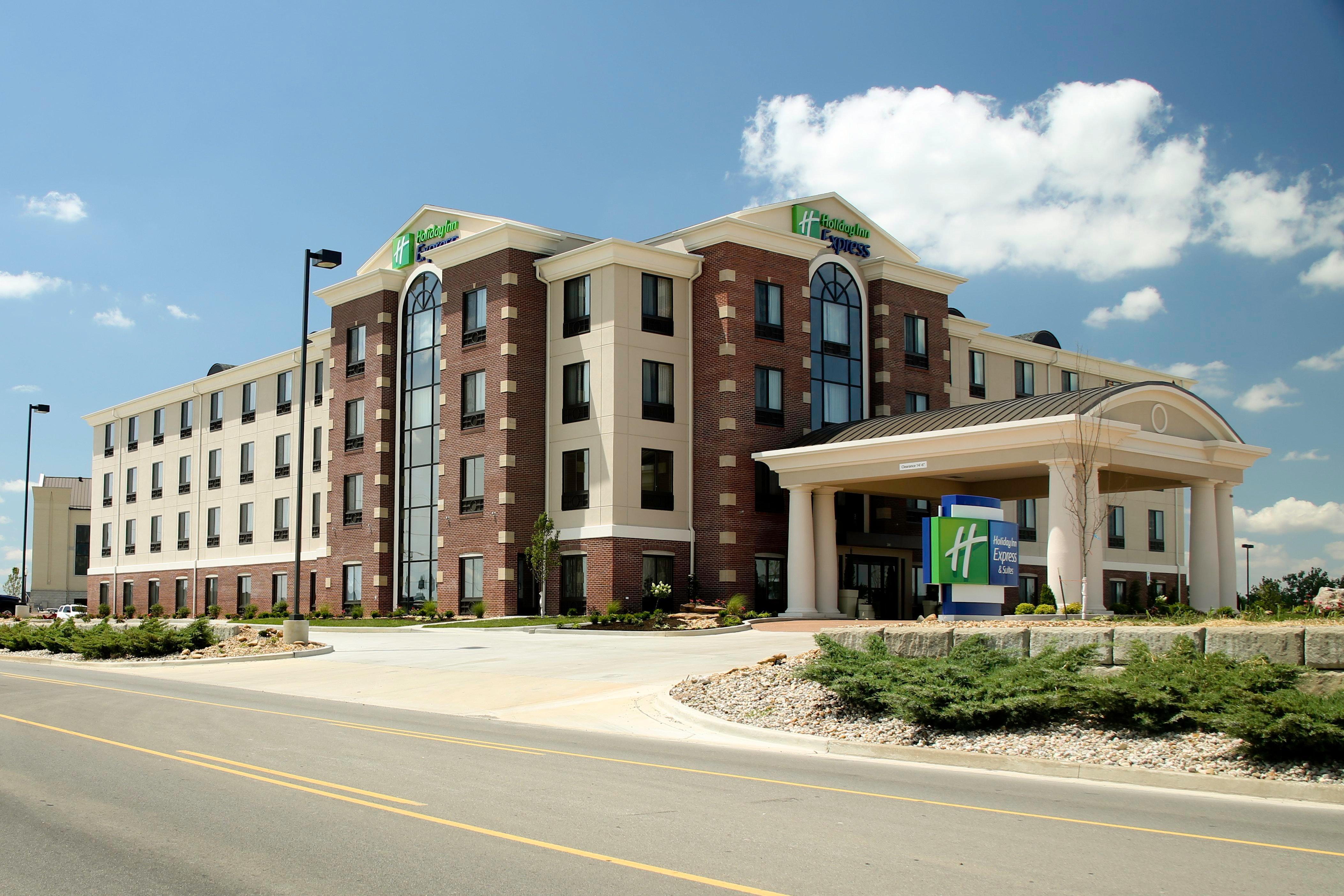 Holiday Inn Express & Suites Marion Northeast By Ihg Buitenkant foto