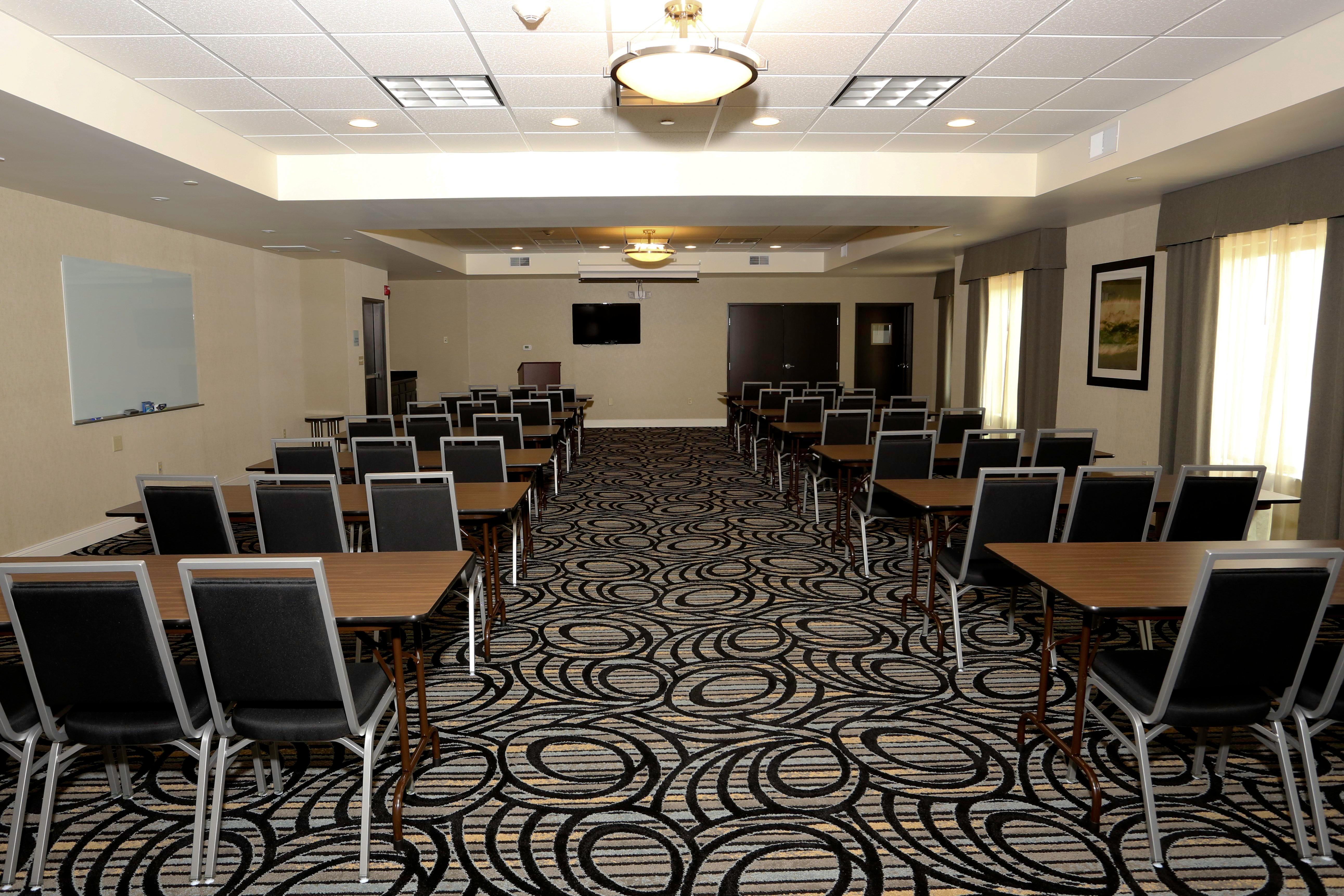Holiday Inn Express & Suites Marion Northeast By Ihg Buitenkant foto