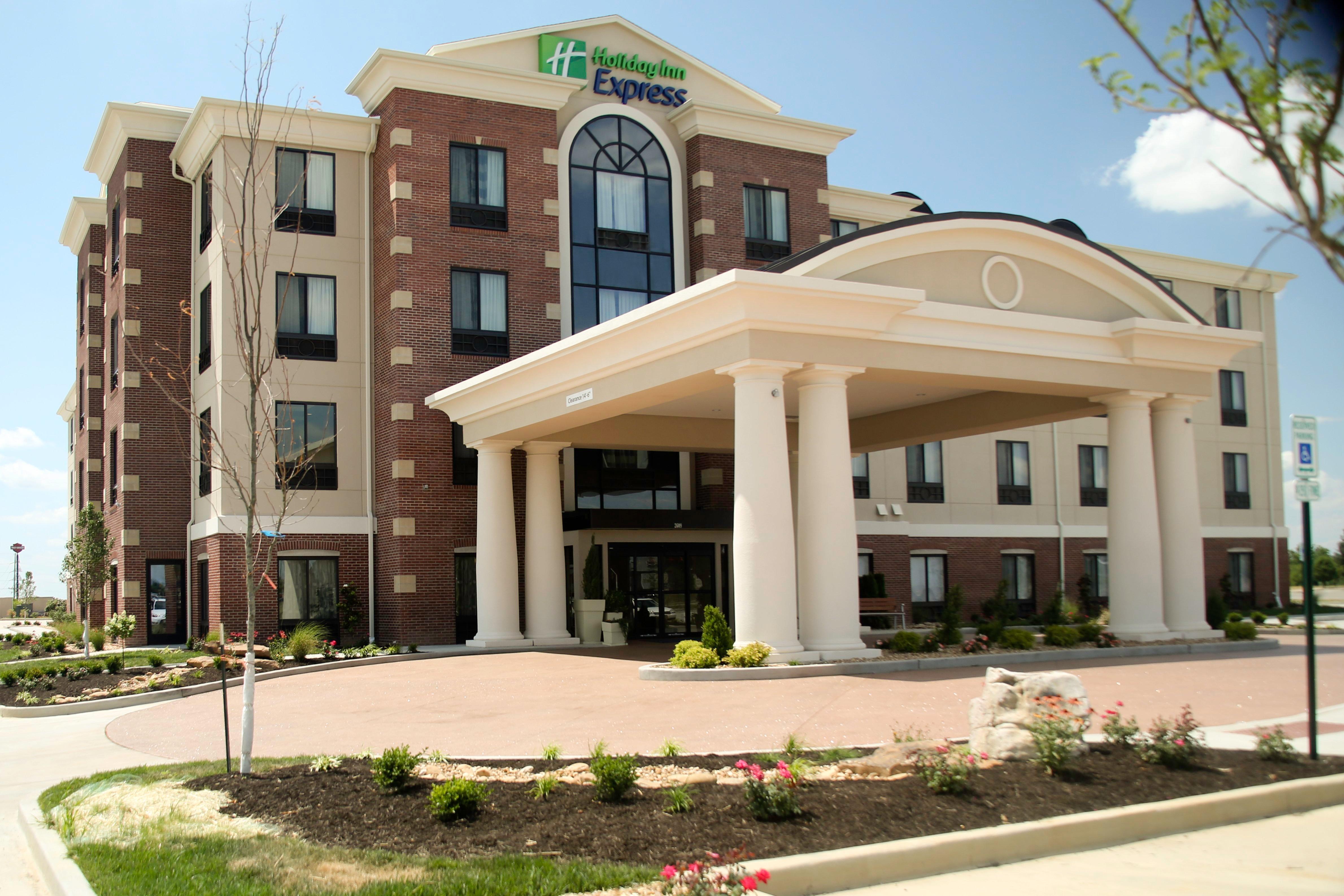 Holiday Inn Express & Suites Marion Northeast By Ihg Buitenkant foto